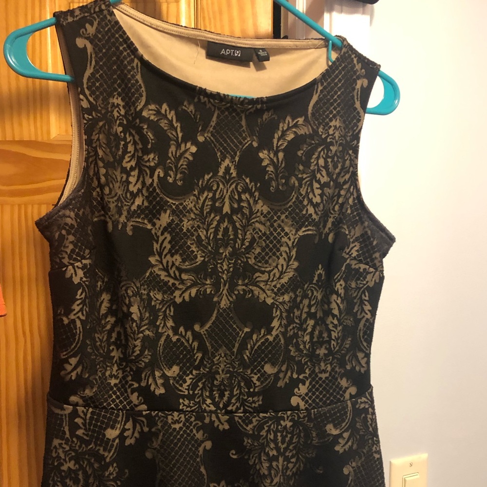 Dressy, sleeveless shirt. Smoke free home. UEC